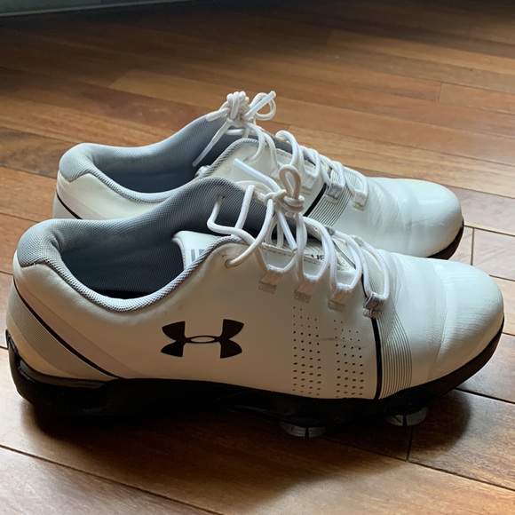Boys Under Armour golf shoes, size 6 - Picture 2 of 5